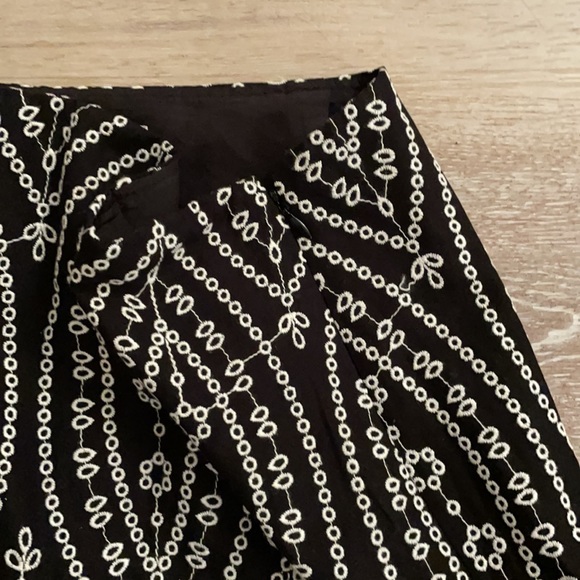 Loft Skirt - Picture 2 of 3